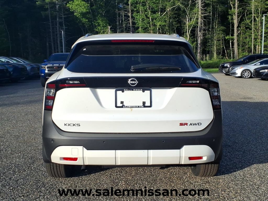 New 2026 Nissan Kicks SR AWD/4WD image 5