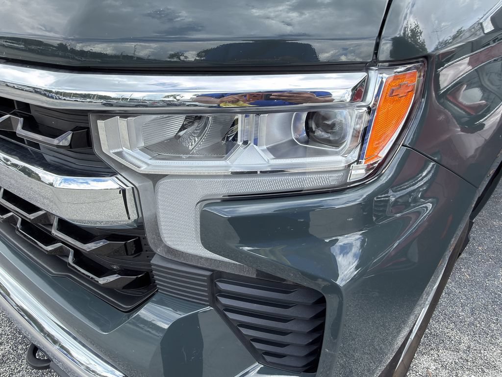 Used 2025 Chevrolet Silverado 1500 LT AWD/4WD image 7