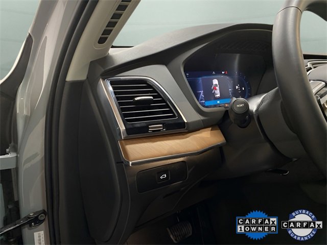 Used 2025 Volvo XC90 B6 Ultra image 16