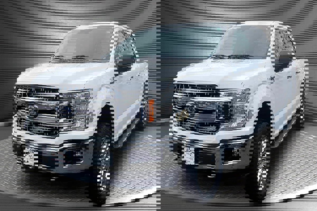 Used 2018 Ford F150 XLT w/ Equipment Group 302A Luxury image 3