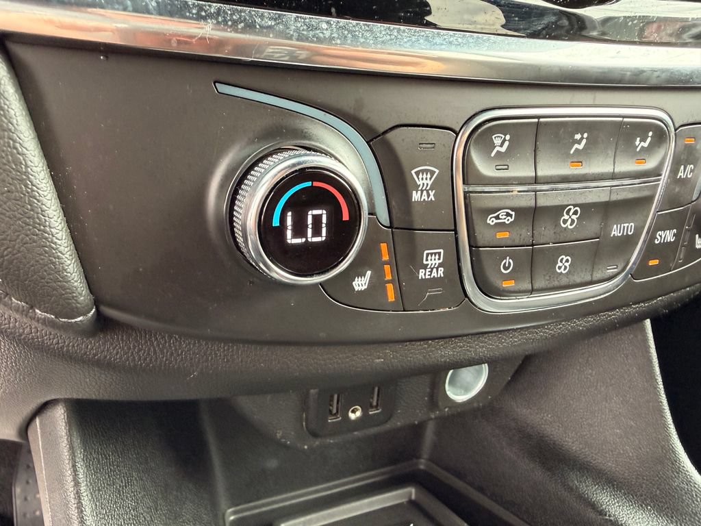 Used 2023 Chevrolet Traverse LT AWD/4WD image 28