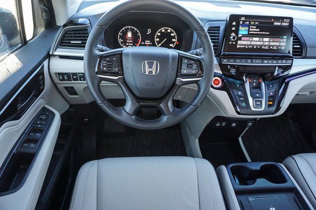 Used 2025 Honda Odyssey Touring image 17