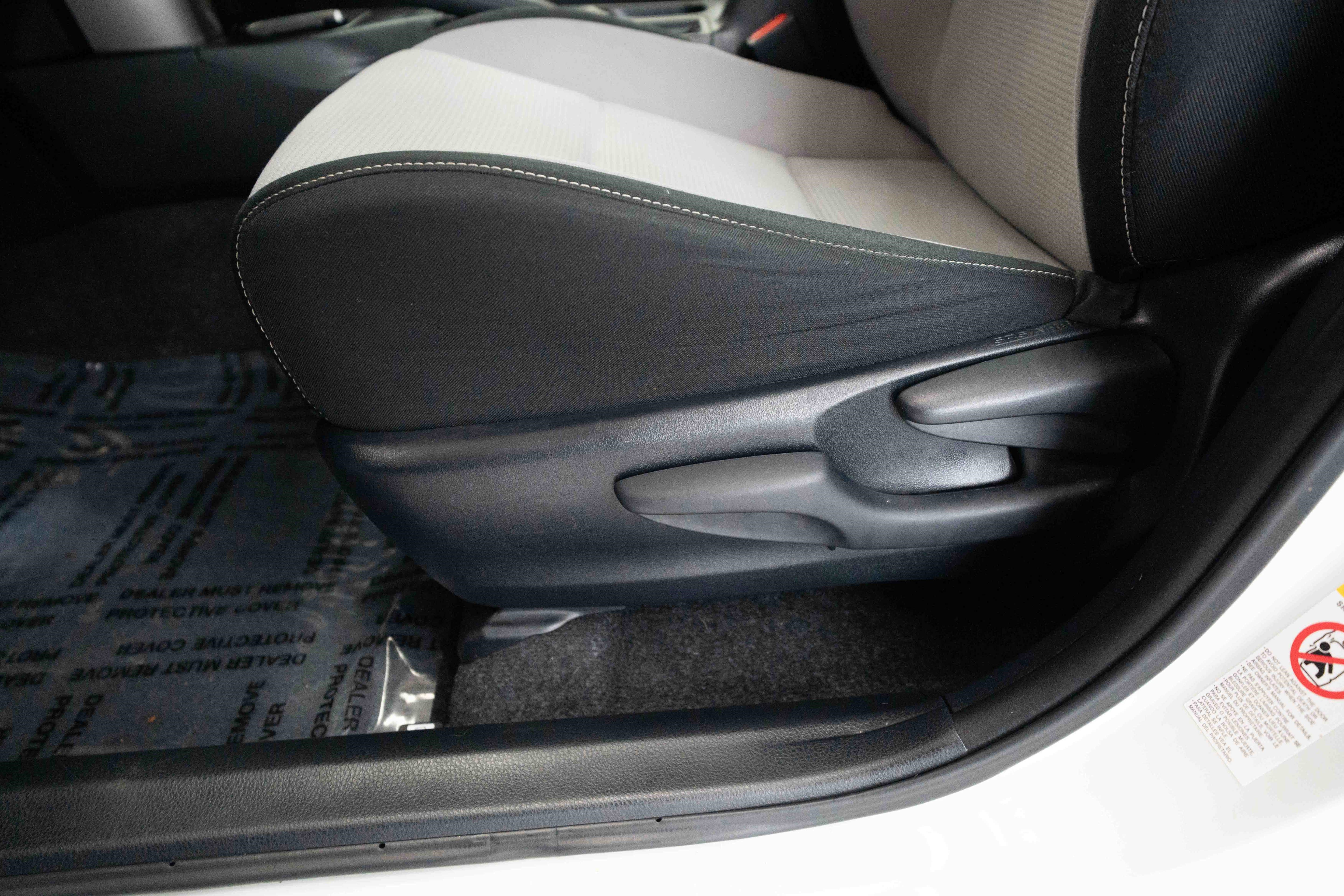 Used 2018 Toyota RAV4 XLE AWD/4WD image 13