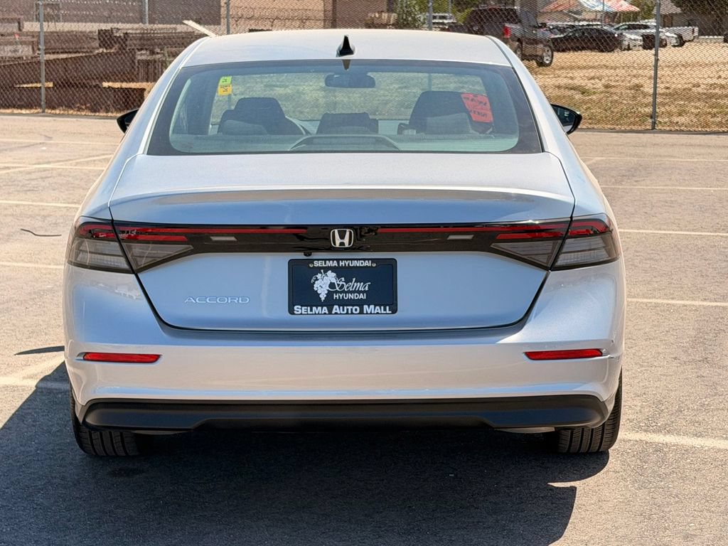 Used 2025 Honda Accord SE image 6