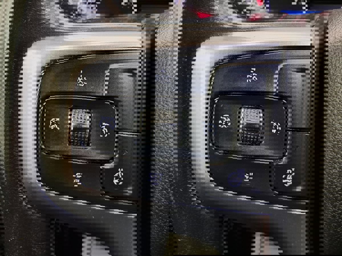 Used 2019 Chevrolet Silverado 1500 RST image 14