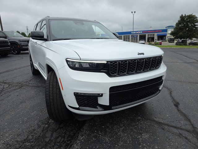 Used 2025 Jeep Grand Cherokee L Summit AWD/4WD image 10