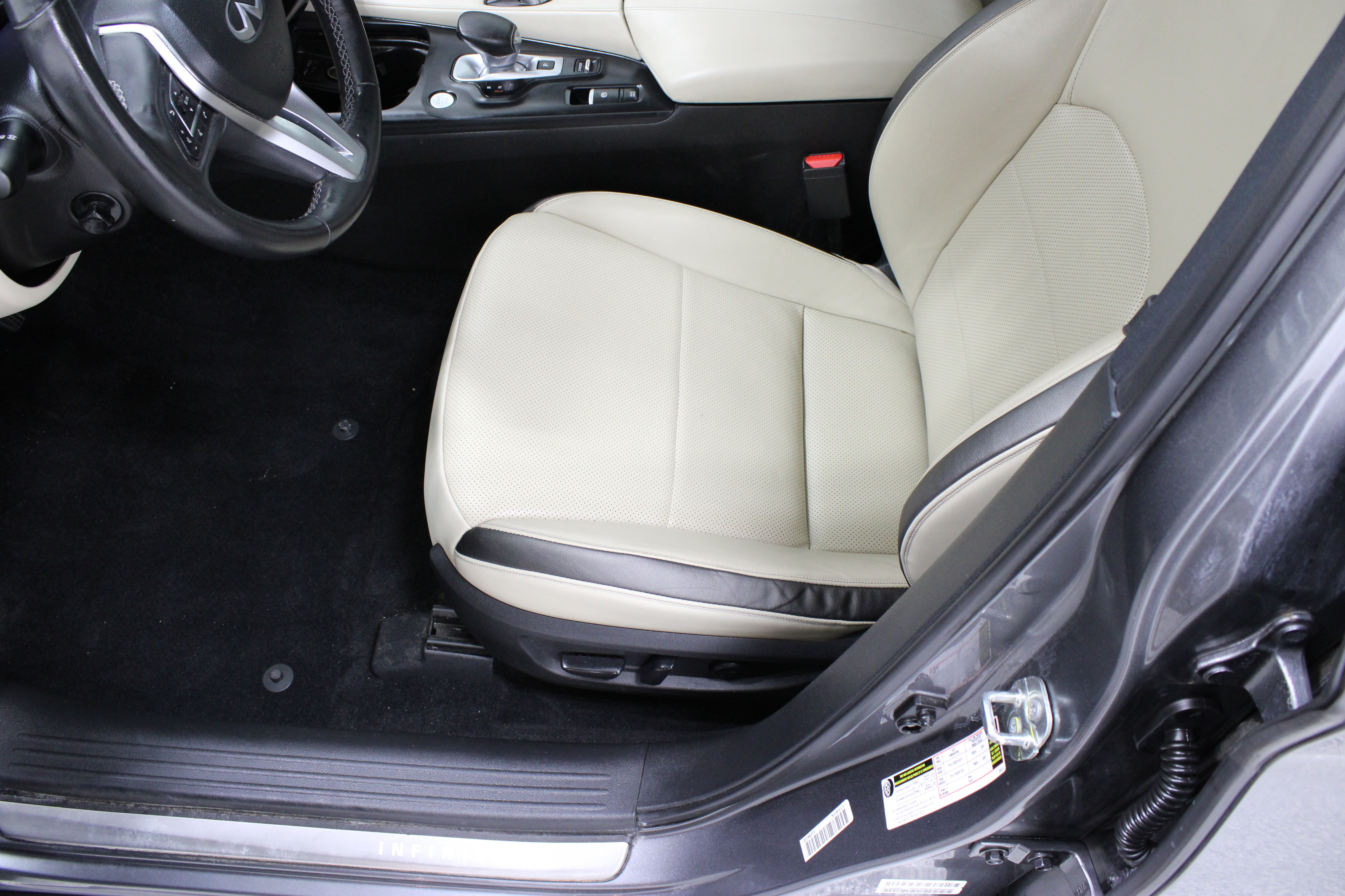 Used 2022 INFINITI QX50 Sensory FWD image 15