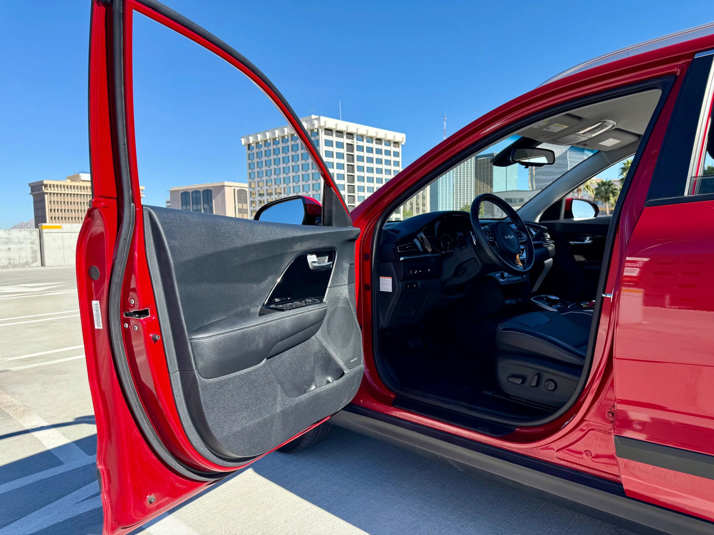 Used 2022 Kia Niro EX image 22