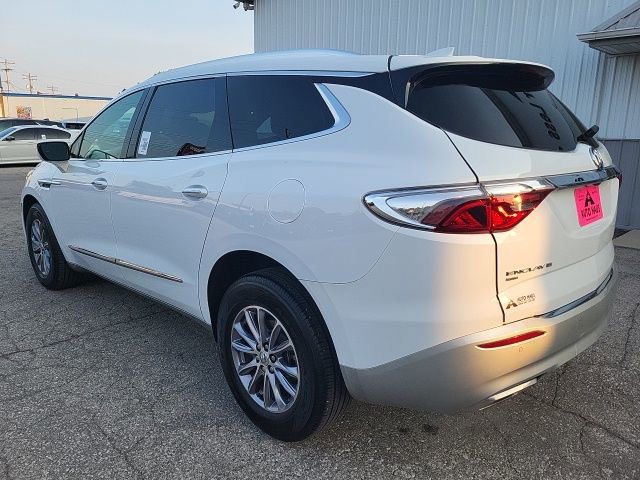 Used 2023 Buick Enclave Essence image 6