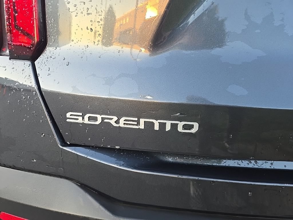 Certified 2024 Kia Sorento LX FWD image 6