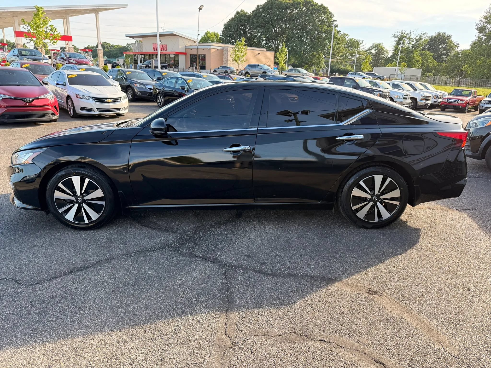 Used 2019 Nissan Altima 2.5 SV FWD image 2