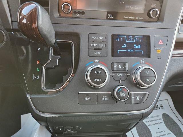 Used 2019 Toyota Sienna Limited Premium image 28