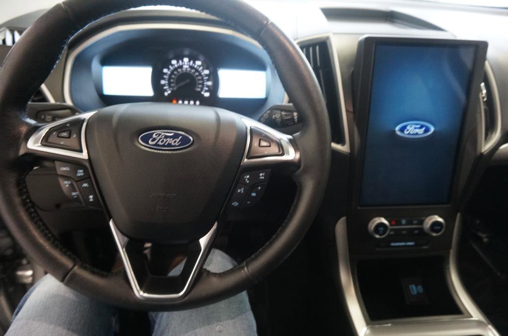 Used 2021 Ford Edge SEL w/ Convenience Package image 9