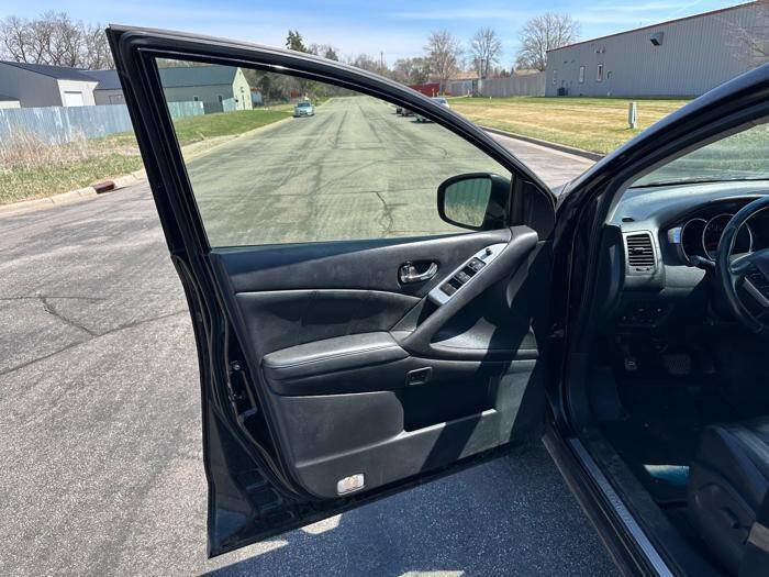 Used 2013 Nissan Murano SL AWD/4WD image 21