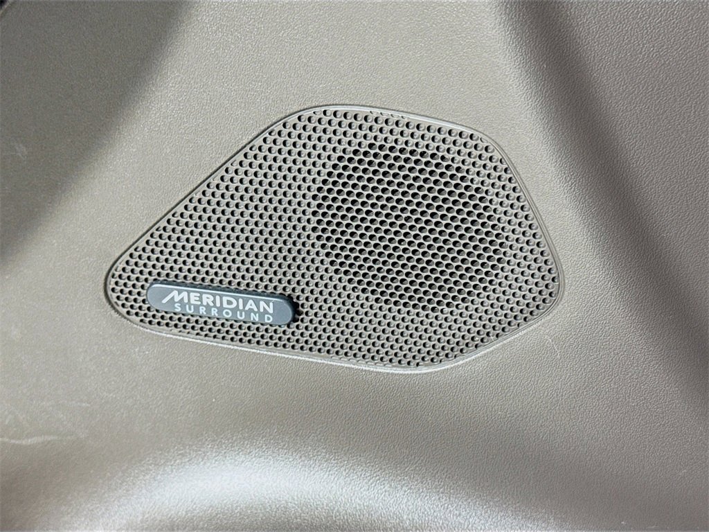 Used 2019 Jaguar F-PACE Prestige image 17