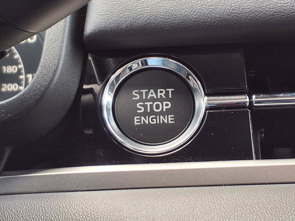 New 2025 Mitsubishi Outlander ES image 16