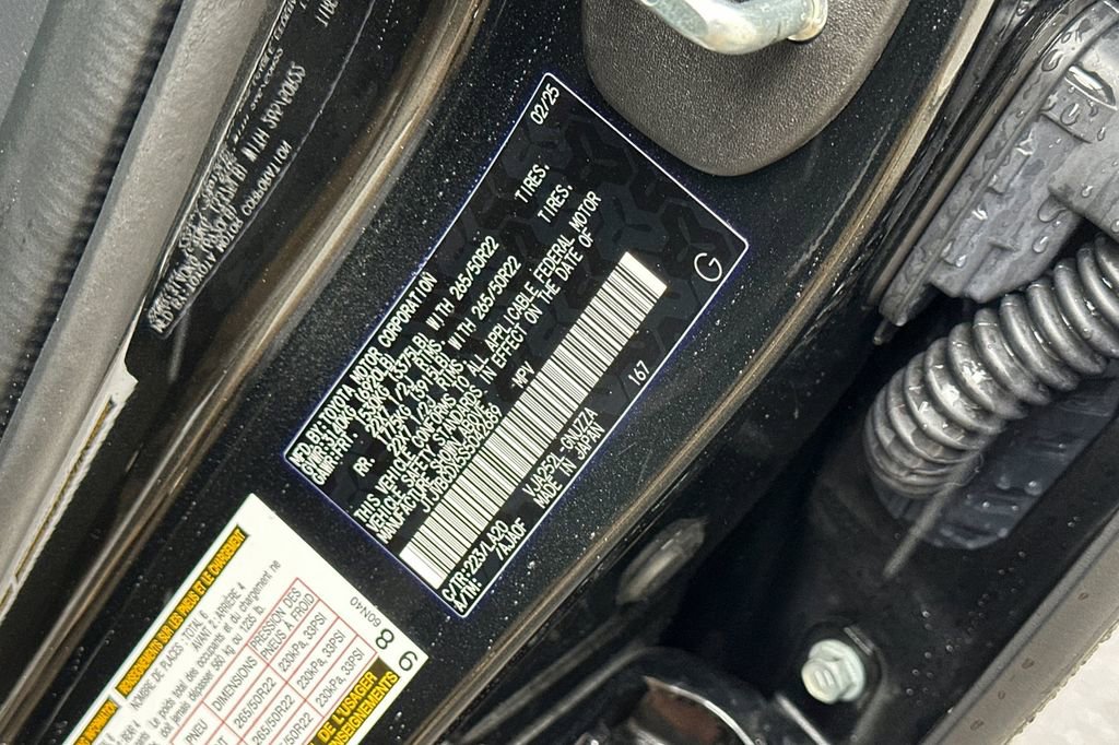 Used 2025 Lexus GX 550 w/ Cold Area Package image 31