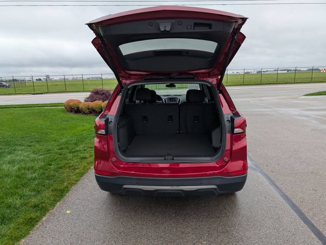 Used 2023 Chevrolet Equinox LT FWD image 8