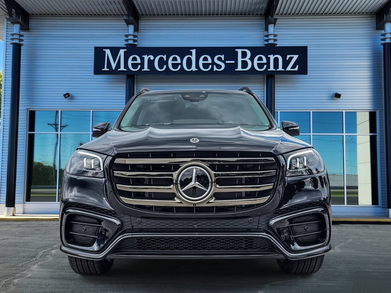 New 2026 Mercedes-Benz GLS 450 4MATIC image 2