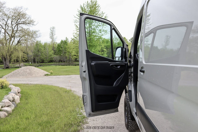 Used 2023 Mercedes-Benz Sprinter 2500 image 44