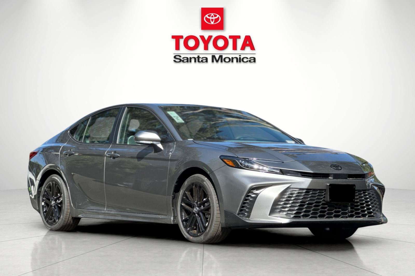 New 2026 Toyota Camry SE FWD image 1