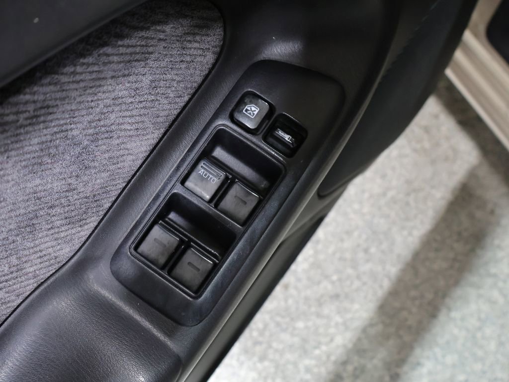 Used 1997 Nissan Maxima FWD image 13