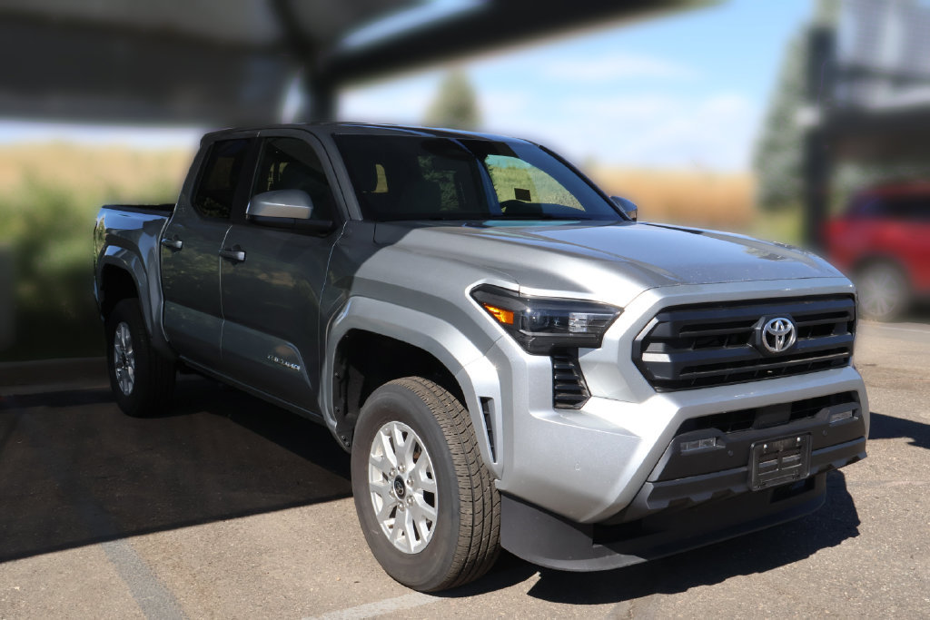 Certified 2025 Toyota Tacoma SR5 AWD/4WD image 12
