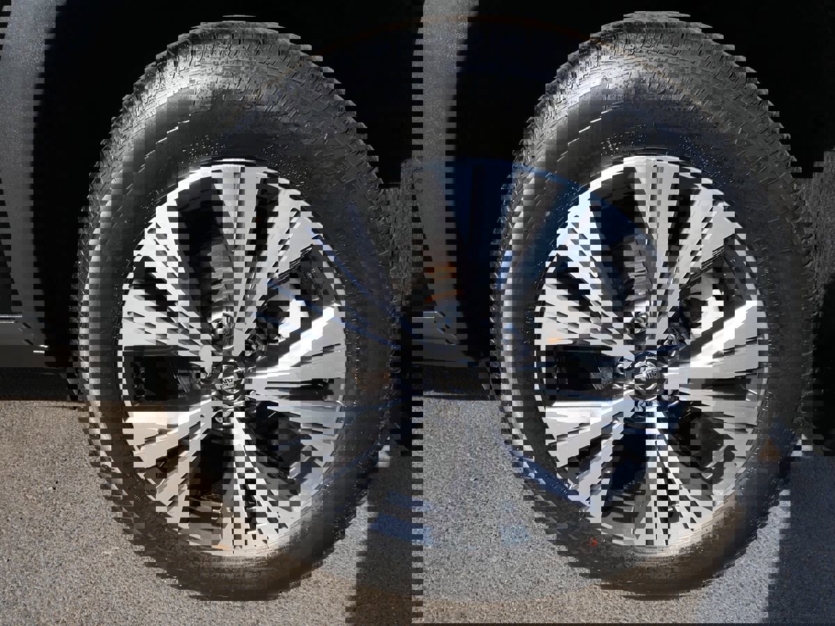 Used 2021 Nissan Rogue SV image 33