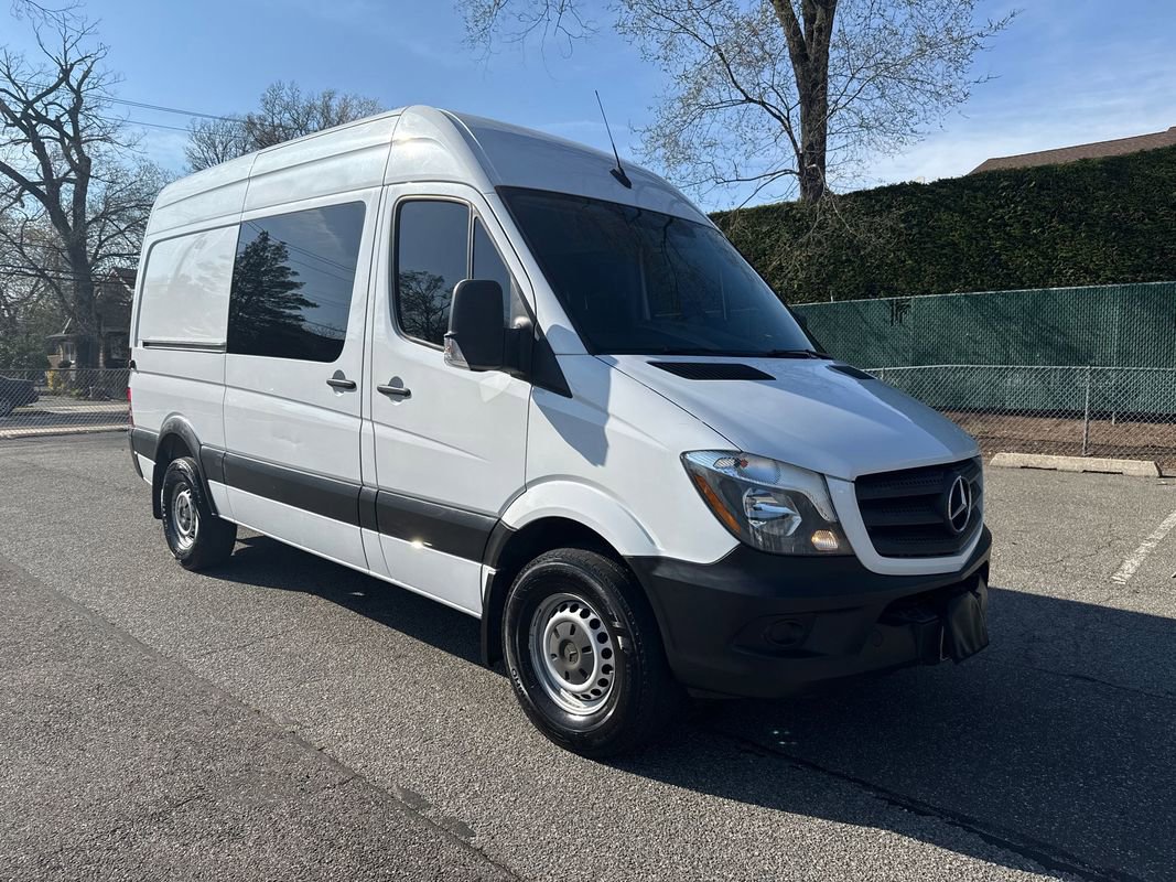 Used 2017 Mercedes-Benz Sprinter 2500 image 9
