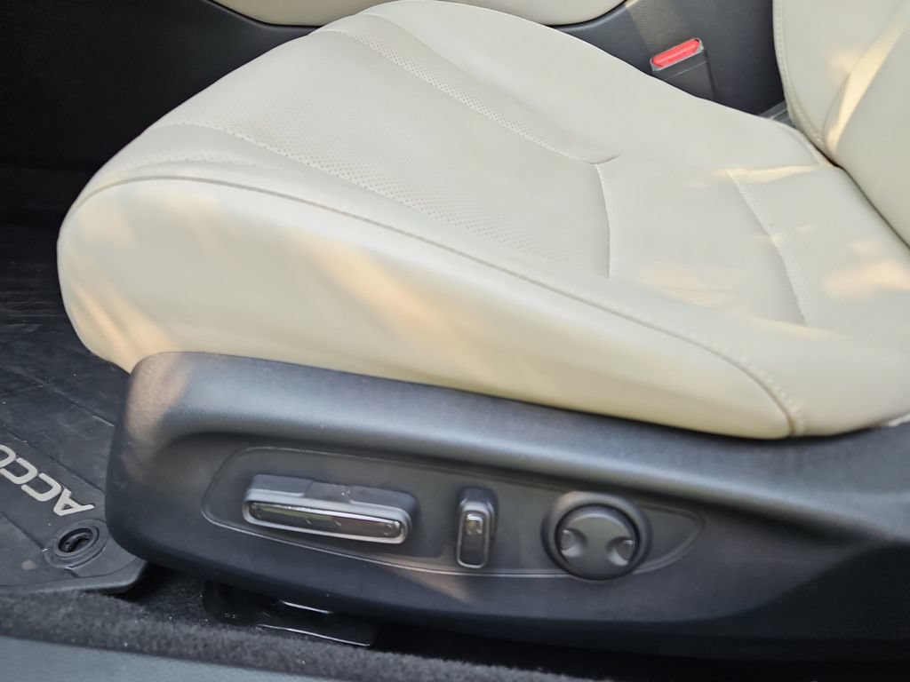 Used 2023 Honda Accord Touring image 25