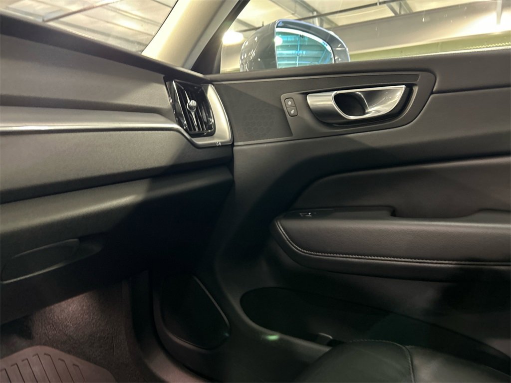 Certified 2023 Volvo XC60 B5 Core w/ Climate Package image 20