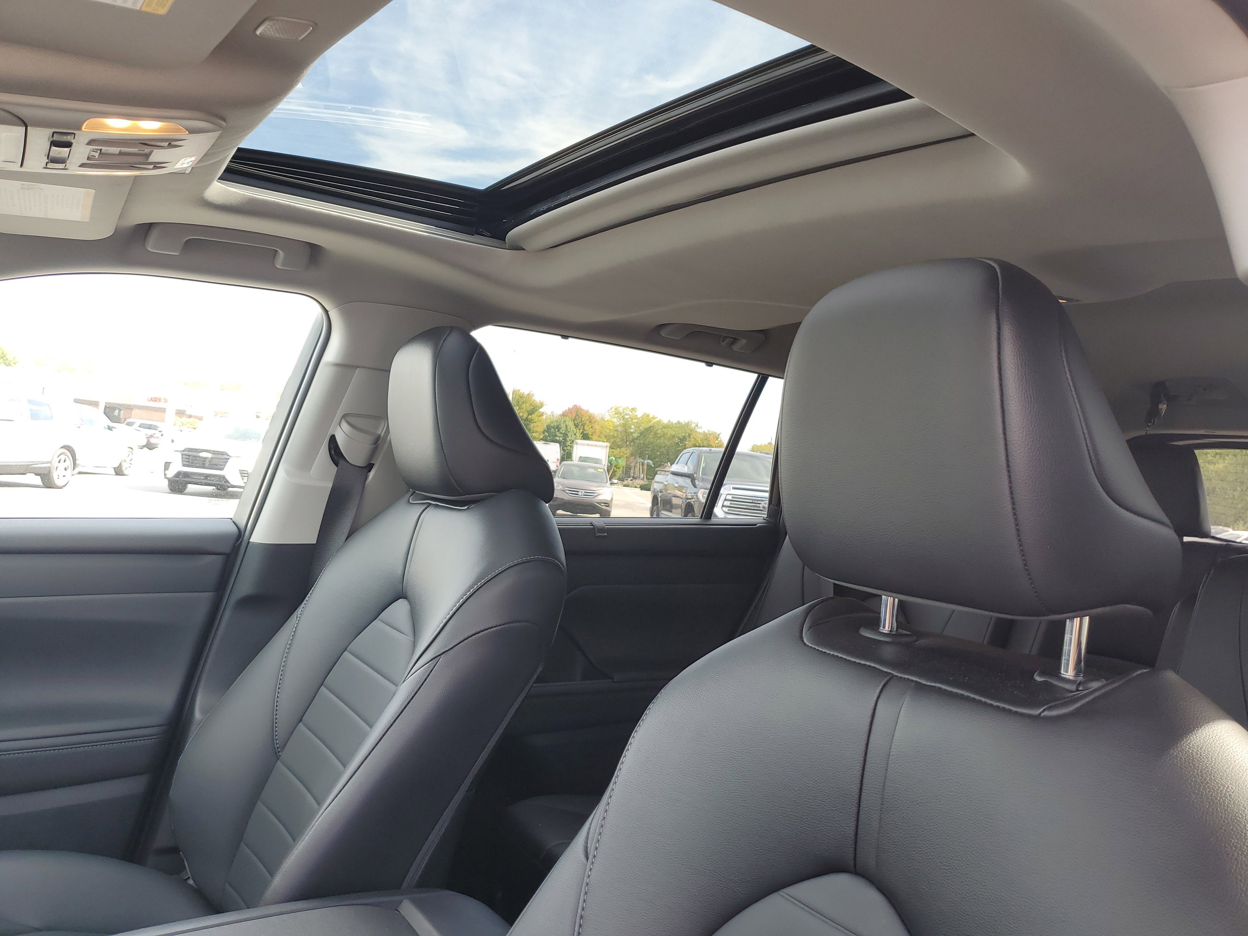 Certified 2024 Toyota Highlander XLE image 24