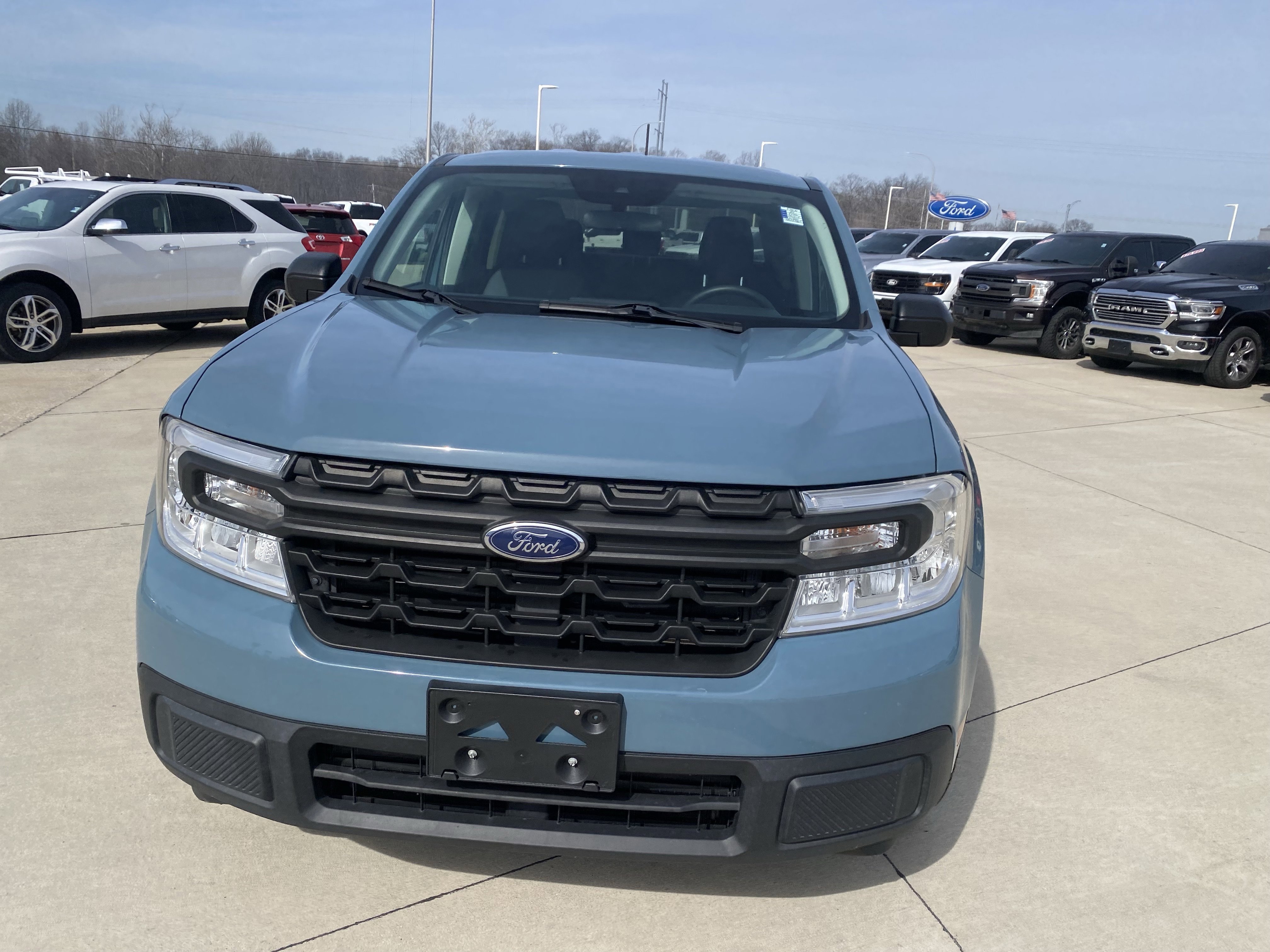 Used 2022 Ford Maverick XL FWD image 2