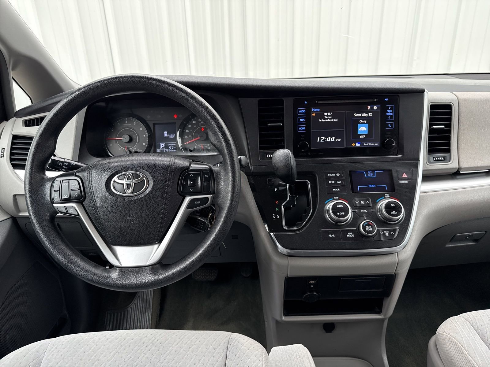 Used 2016 Toyota Sienna LE FWD image 16