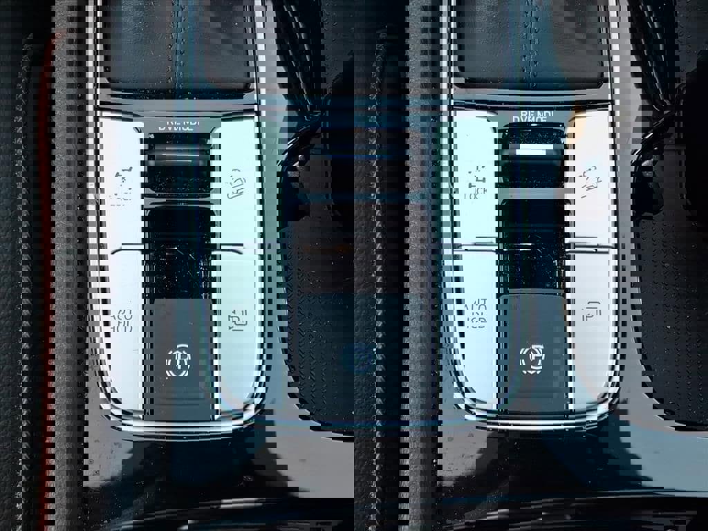 Used 2025 Hyundai Santa Cruz Limited image 17