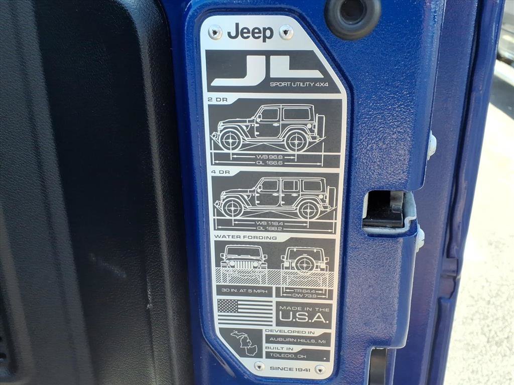 Used 2020 Jeep Wrangler Unlimited Sahara AWD/4WD image 13