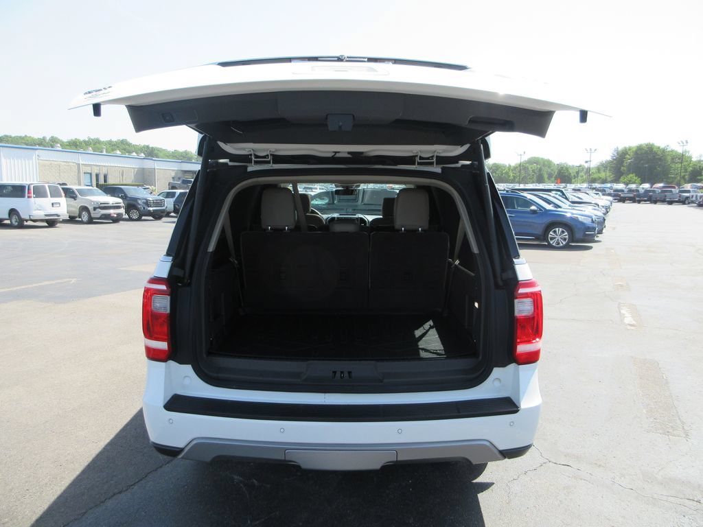 Used 2020 Ford Expedition Max XLT w/ Equipment Group 202A AWD/4WD image 8