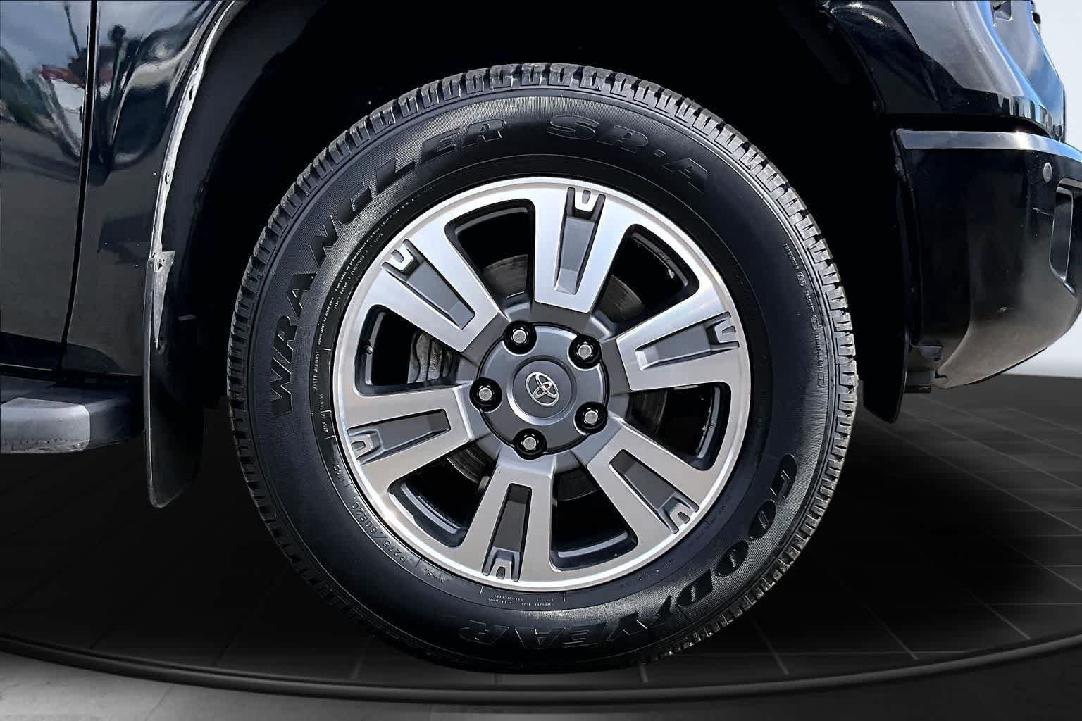 Used 2019 Toyota Tundra Platinum AWD/4WD image 34