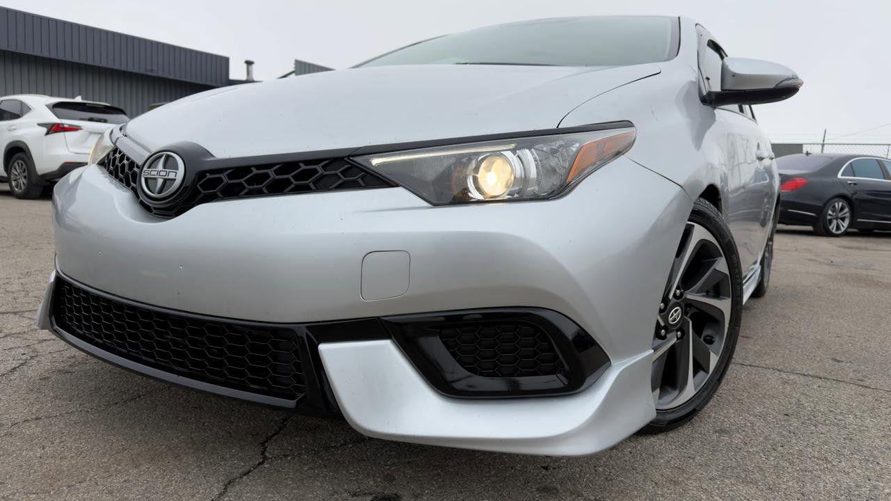 Used 2016 Scion iM image 2