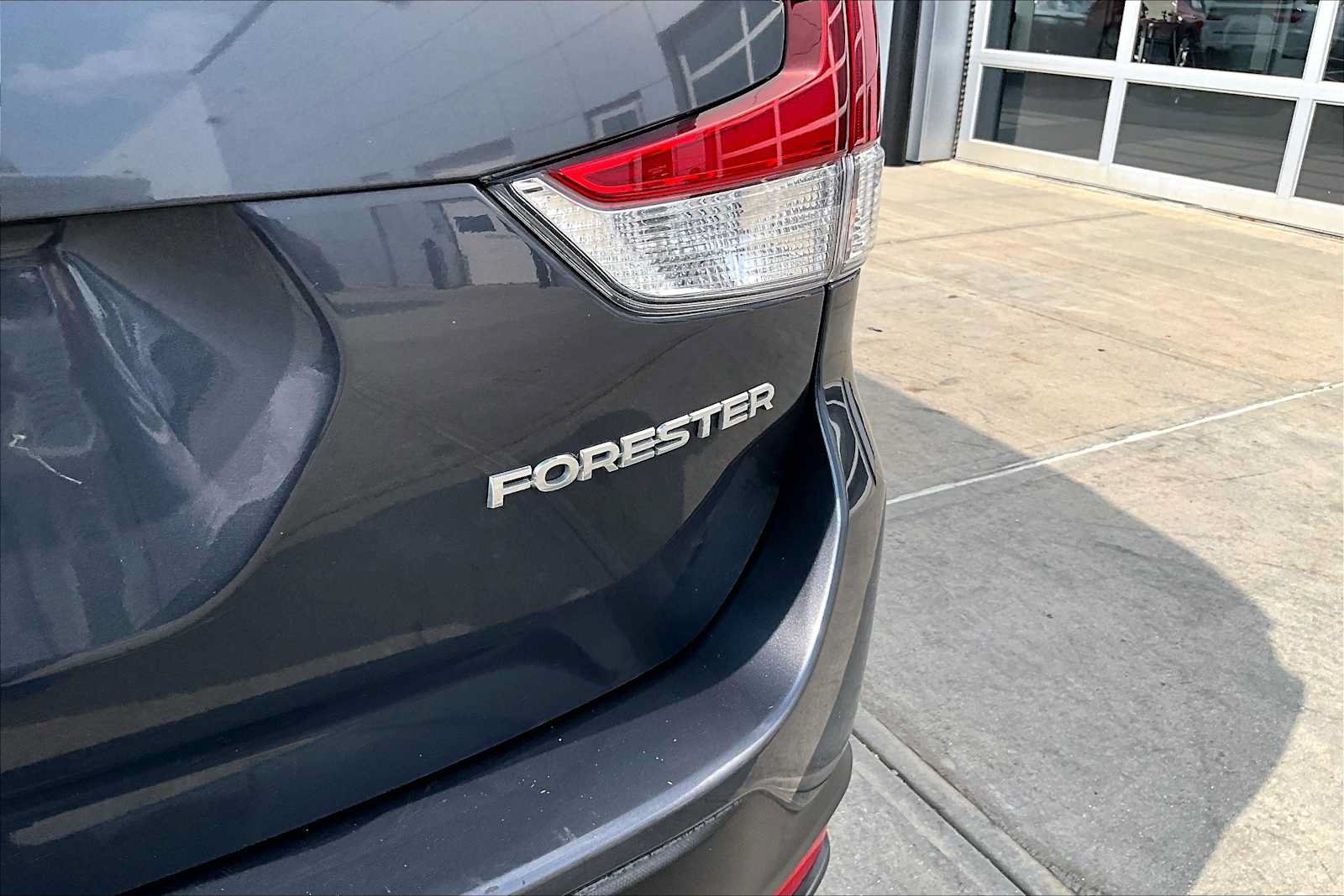Used 2021 Subaru Forester Premium AWD/4WD image 10