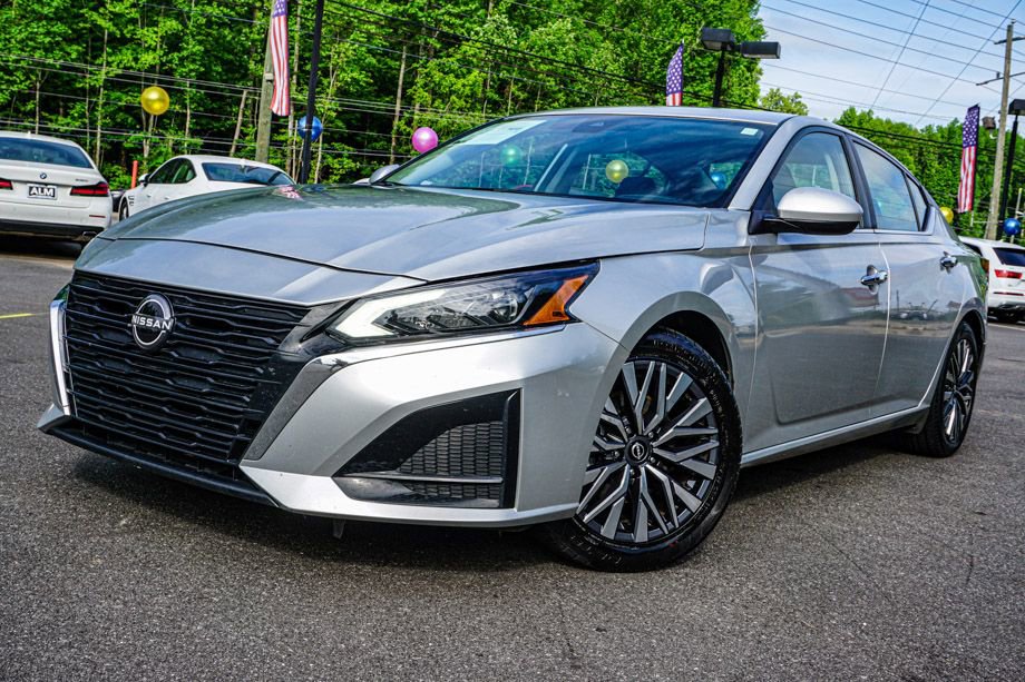 Used 2023 Nissan Altima 2.5 SV
