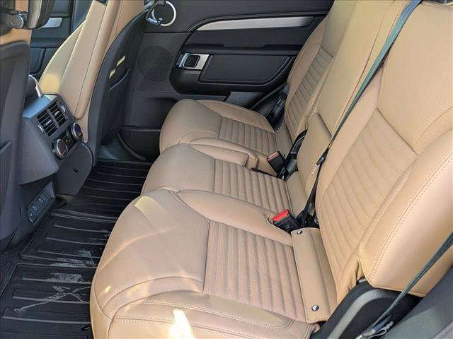 New 2026 Land Rover Discovery Limited Edition image 17