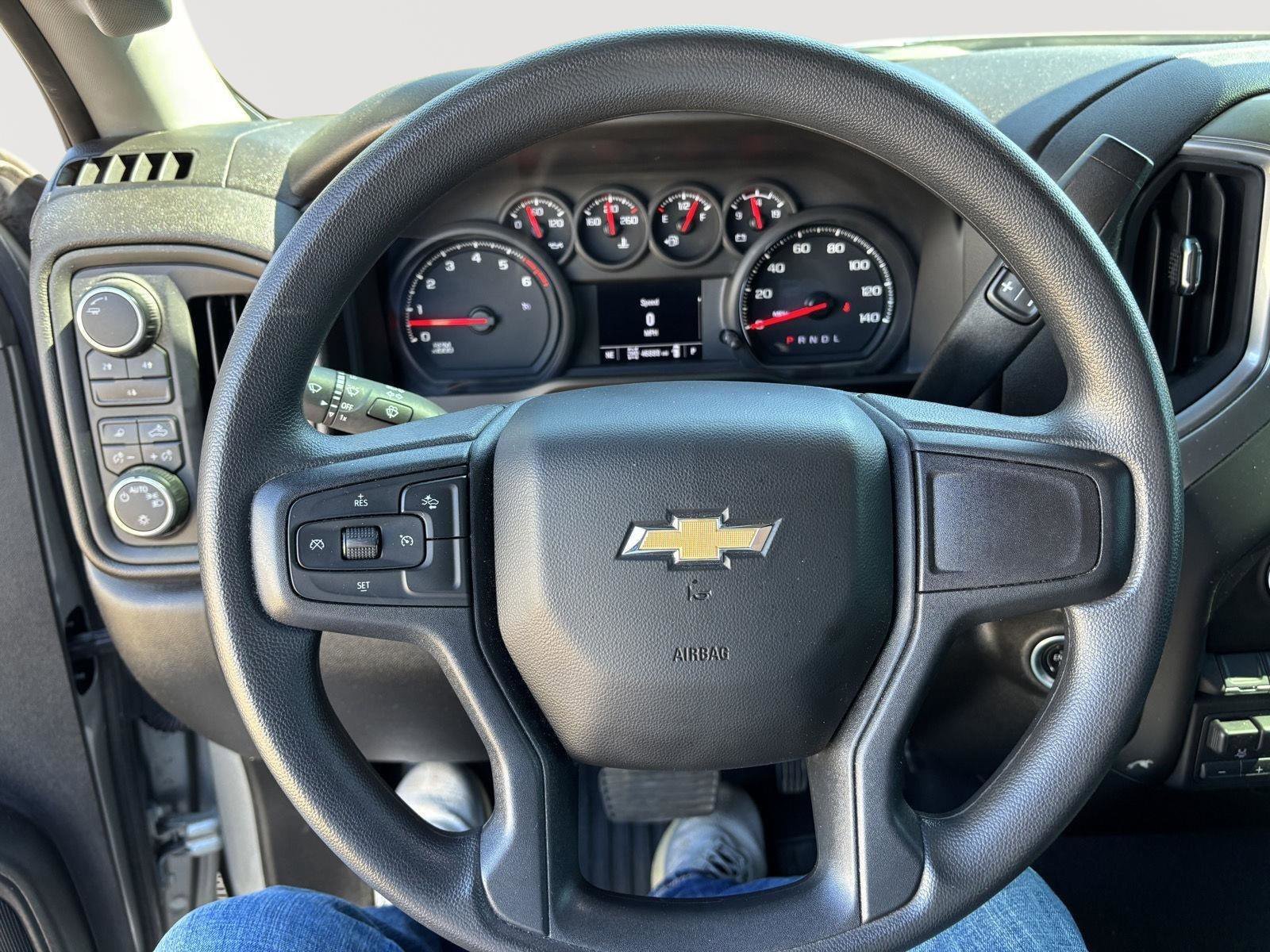 Used 2025 Chevrolet Silverado 2500 Custom w/ Custom Value Package image 9