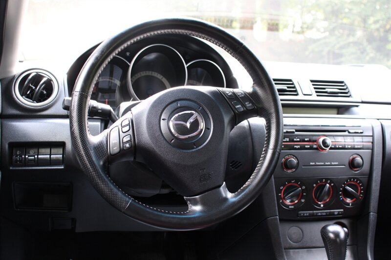 Used 2004 MAZDA MAZDA3 s FWD image 16