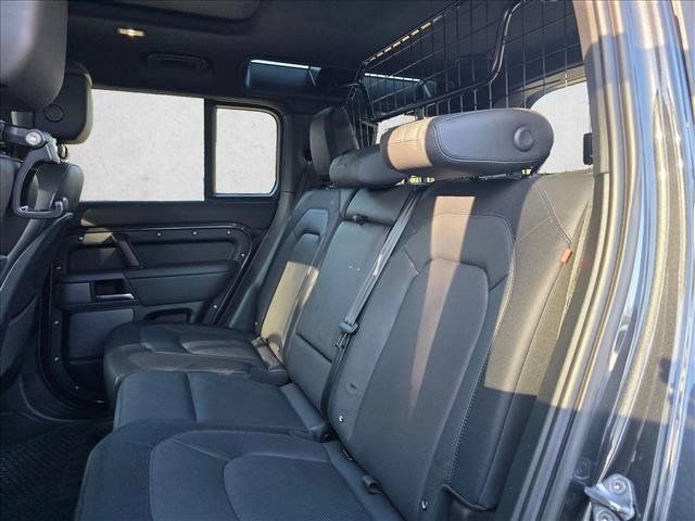 Used 2023 Land Rover Defender 110 X-Dynamic SE AWD/4WD image 15