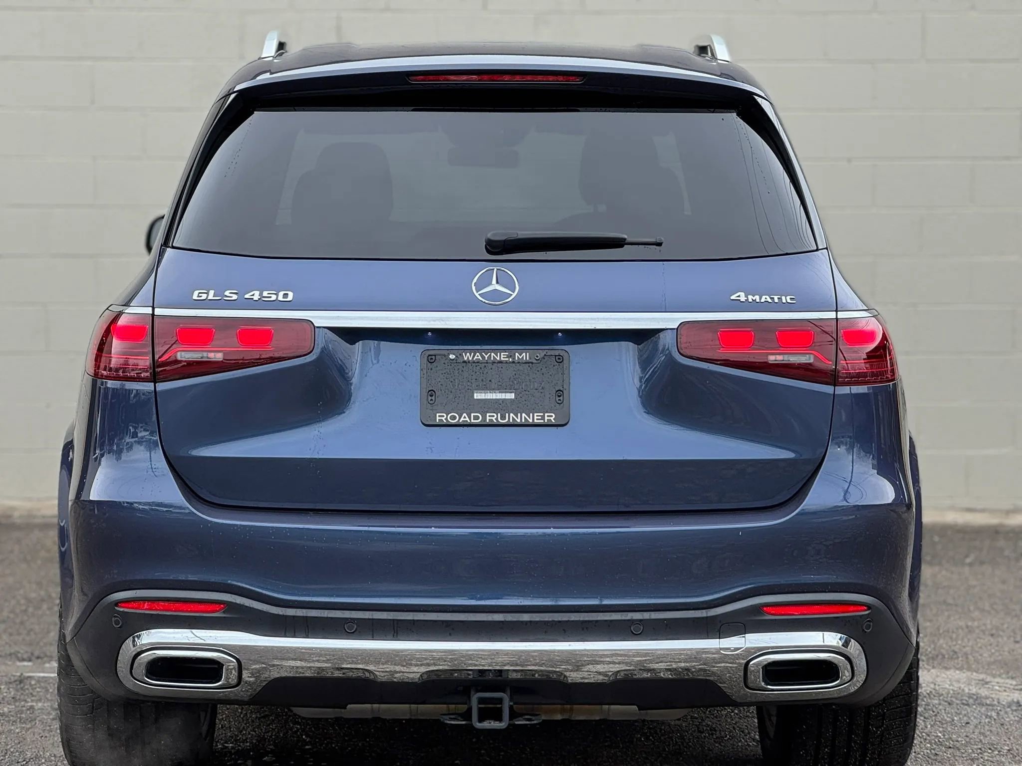 Used 2025 Mercedes-Benz GLS 450 4MATIC w/ AMG Line Exterior image 11