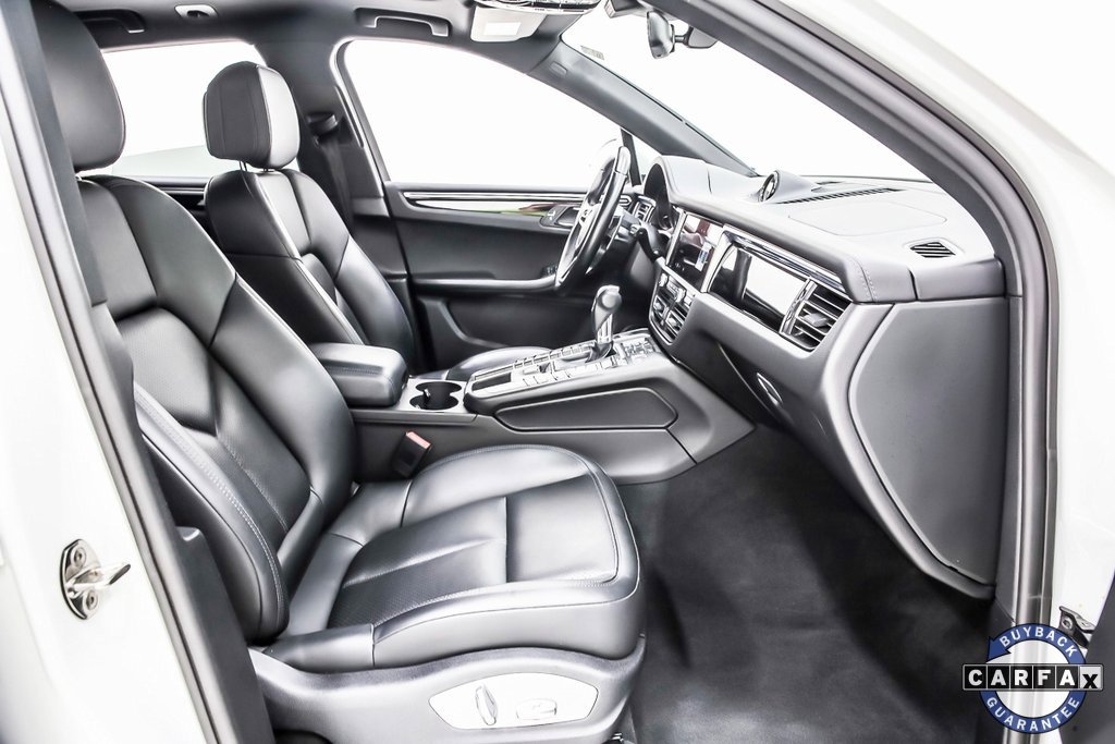 Used 2021 Porsche Macan S w/ Premium Package image 35