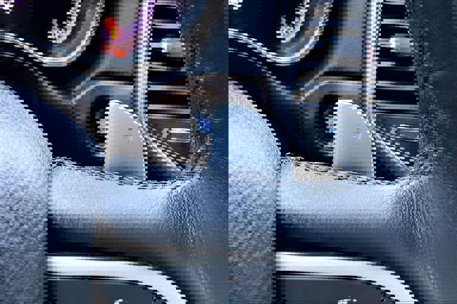 Used 2015 Jeep Grand Cherokee Limited w/ Luxury Group II image 35