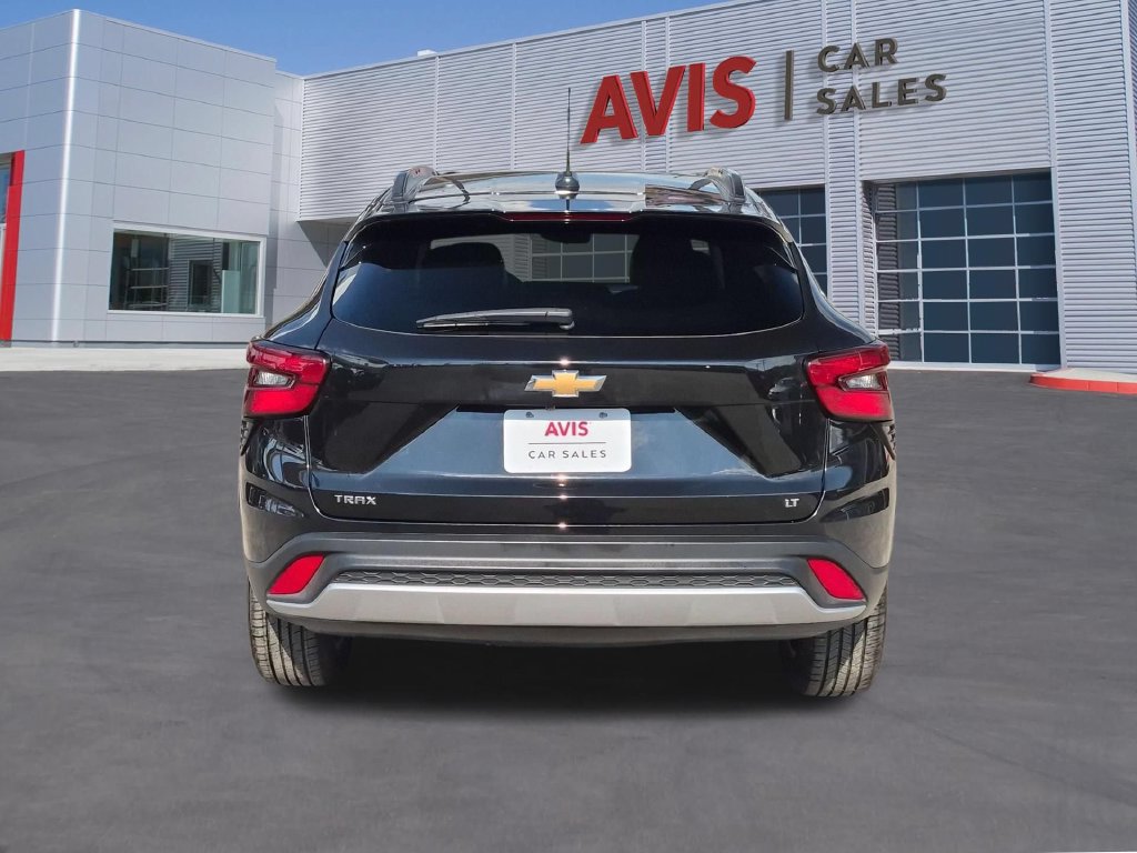 Used 2026 Chevrolet Trax LT FWD image 7