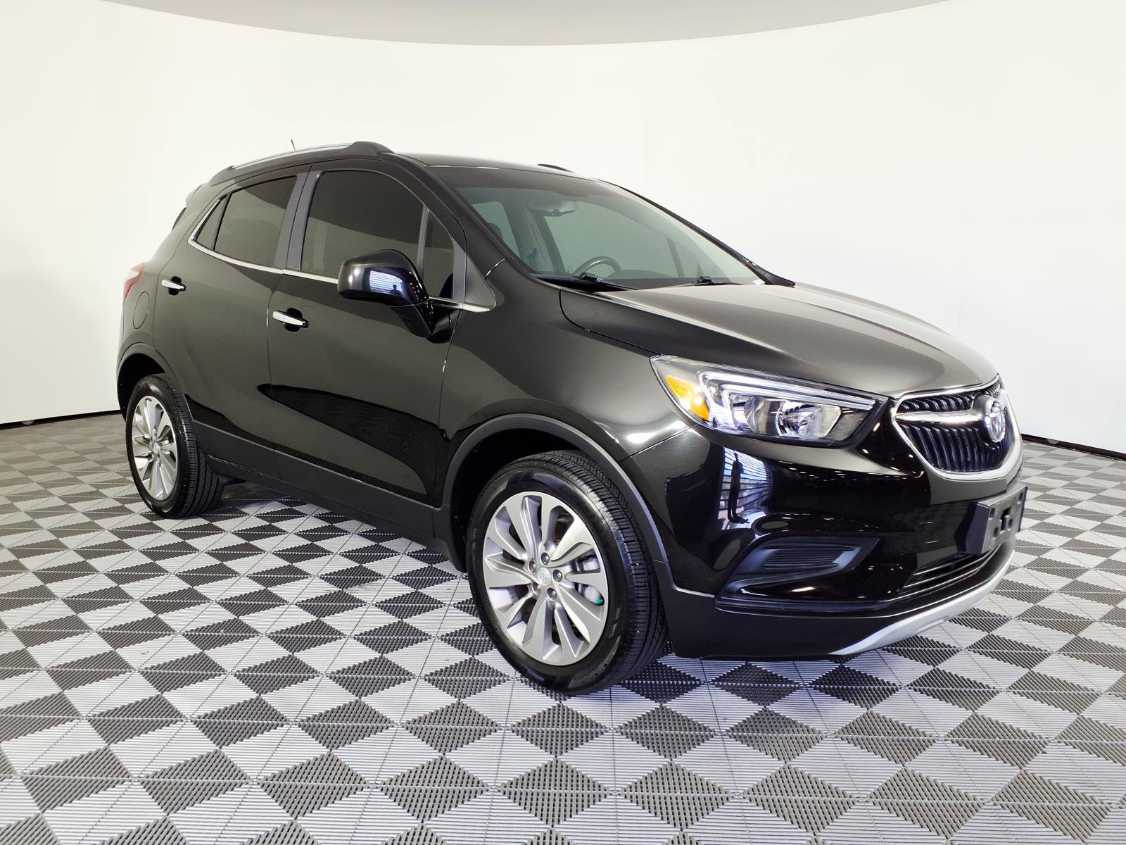 Used 2020 Buick Encore Preferred w/ Safety Package AWD/4WD image 3